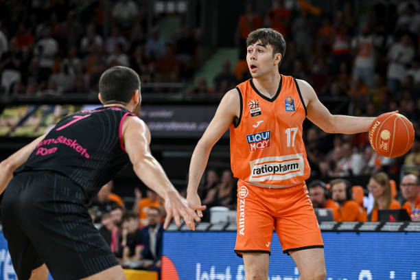 在休赛期迅 在休赛期迅