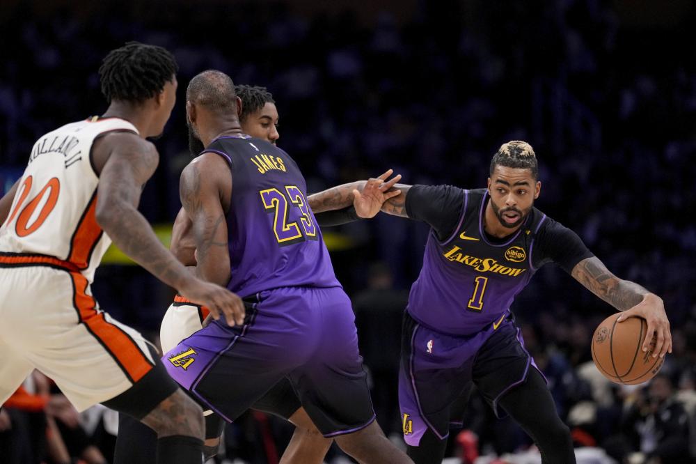 [图]詹姆斯三双浓眉伤退 擒猛龙喜获两连胜.