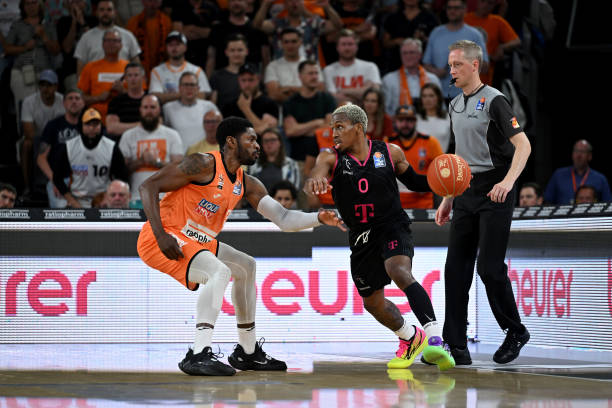 极快且精准 极快且精准