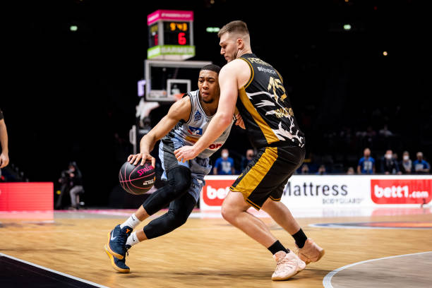 崭露头角 崭露头角